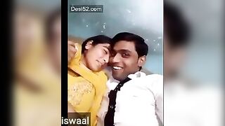 Indian big boobs bhabi romance in car