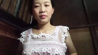 Asian girl alone at home and get horny 309