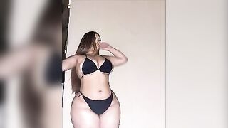 Videoclip - Wide Hips 11