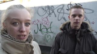 Geile slet wil hem verwennen