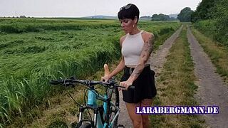 Premiere! Bicycle fucked in public horny!