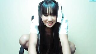 This Japanese Girl Knows How To Fingering Herself...