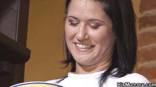 Guy finding blonde mom toying his teen gf