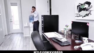 Boss (Lexi Luna) Fucks Unhappy Employee, Sexual Turned Hot - Mylf