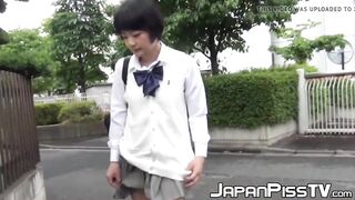Japanese schoolgirl piss walking through small alleys