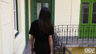 b.-taking sex goddess Alyssia Kent gets her DP cravings fulfilled
