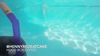 Henny Red in the Pool and her little Kitten got all soaked