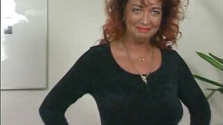 Moechtegern Pornoproduzent verfuehrt 2 Porno Sternchen