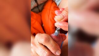 Pia inserts a urethra plug and gave a great HJ