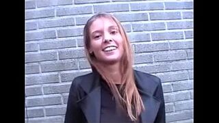 Flemish Stephanie fucked in a car (Belgian Stephanie fucked in car)