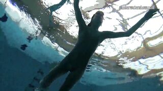 Slowmo girl Gazel Podvodkova on underwatershow