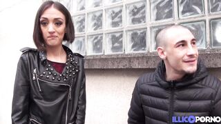 Petite punk Marie gives her ass for the camera