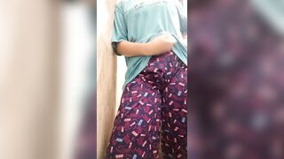 Gym k baad ladki gyi nahane aur nahate hue daal li ungli indian desi girl