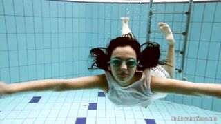Vera Brass hot teen underwater