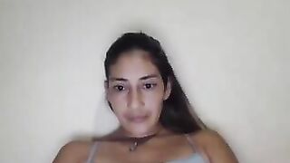 pamelita ricota de 19 se muestra por skype