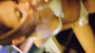 Vanessa me suce et se prend une grosse ejaculation faciale