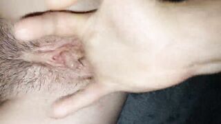Daddy teaches her how to squirt