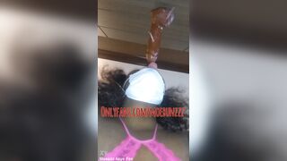 Bunzzz going down on Mr. Chocolate, it gets messy