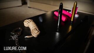 Lola Rêve and Taylor Sands share 2 men and some sextoys