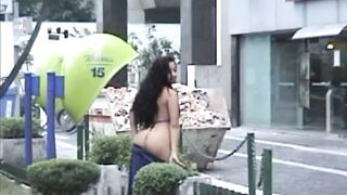 Ninfeta Exibindo Nua on Av. Paulista. real amateur