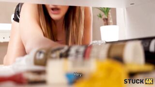 STUCK4K. Czech girl’s plan failed when she was stuck