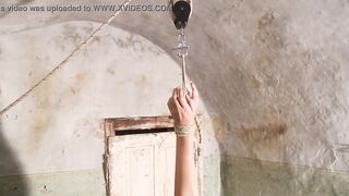Slave Luna in AOH t.
