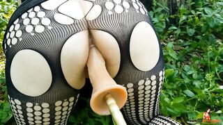 Youngster gets series ecstasies from sex machine in the park