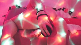 Solo Female - Retro Love