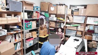 Store officer seduced by female thief