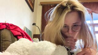 Ukrainian blonde whore Marice play in bed