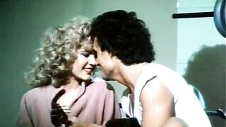 Vintage 80's pop star likes to please her groupies