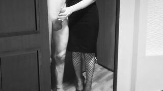 Mature mistress gives pleasure to the guy