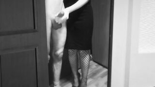 Mature mistress gives pleasure to the guy