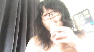 Girl masturbate with insert dildo and ice candy