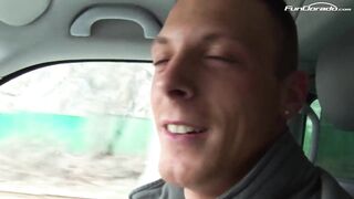 Ulrike 18 Deepthroat nach der Schule im Bumsbus