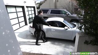 Stud plunges his dick into Luna Daniels tiny cunt