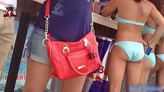GIRLS IN BLUE BIKINI ON THE BEACH - SEXY´S