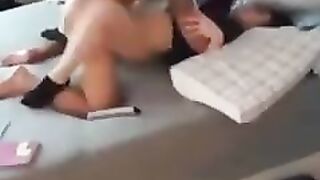 mientras el marido trabaja