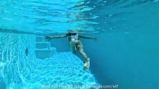 Camsoda - Sexy Brunette Plays With Her Pussy Underwater