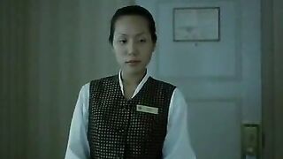 epouse soumise baisee levrette devant maid asiate