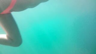 Antonia Sainz swims naked