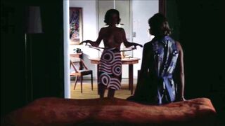 Sapphic Seduction - The Temptation of the Older Woman