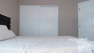 Ass Shaking Twerking Hot MILF