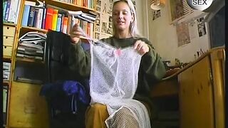 Junges Teen Solo in neuen Dessous