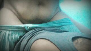 Bhabhi riding ex bf pennis home