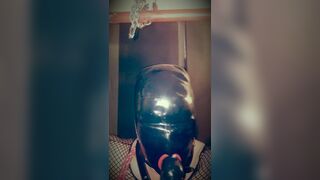 Mask slave and breathplay