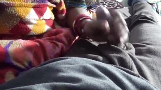 Shabana ki bhabi ne muth maari chupke se