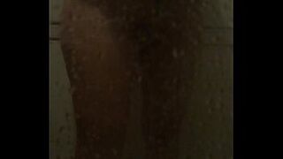 I burn in the shower and that excites me gives me pleasure / Alizee Sanzeth