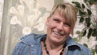 Milf with shaved pussy enjoys alone while being filmed - 2