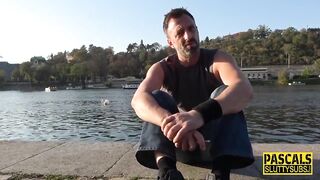 Dominated sub squirts
